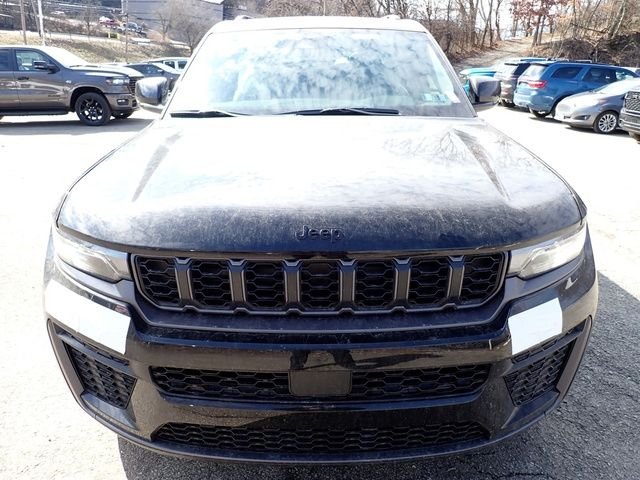 New 2026 Diamond Black Crystal Pearl-Coat Exterior Paint Jeep Altitude image 10