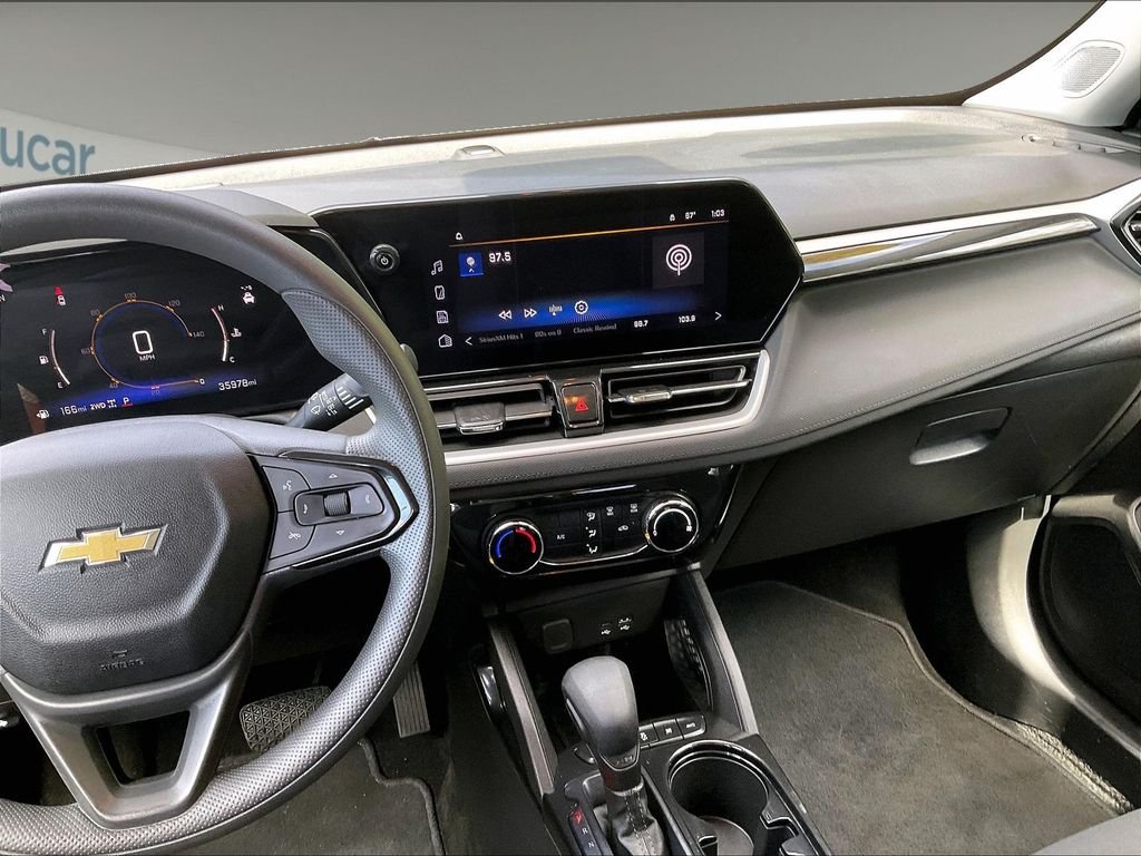 Used 2025 White Chevrolet LT image 18
