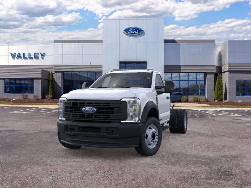 New 2025 Oxford White Ford F-550® XL image 20