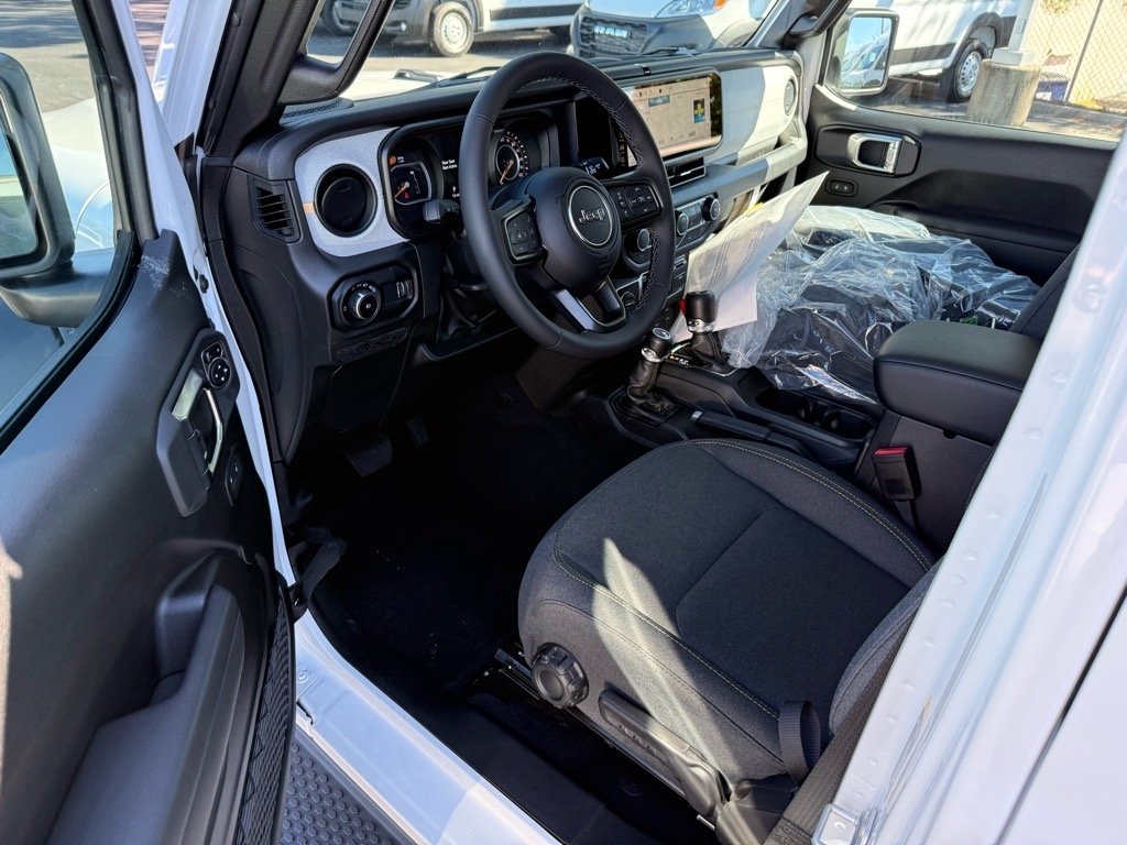 New 2026 Bright White Clear-Coat Exterior Paint Jeep Sport S image 4