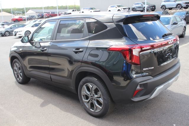 Used 2025 Black Kia LX image 26