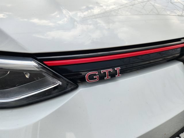 Used 2023  Volkswagen S image 10