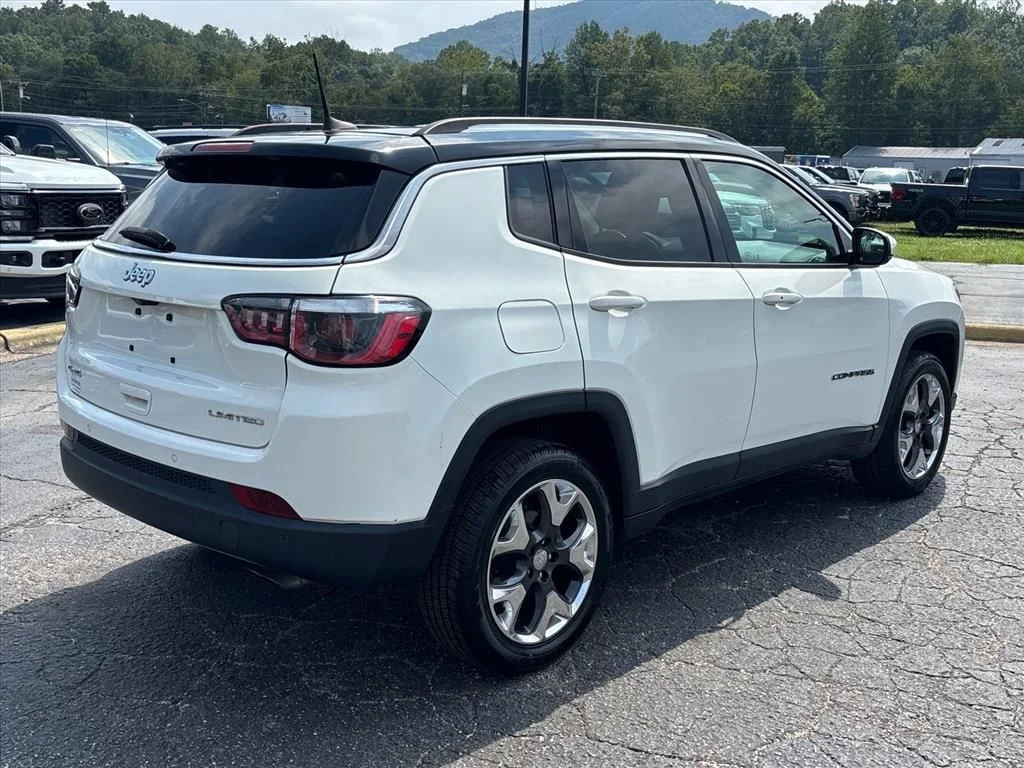 Used 2018 White Clearcoat Jeep Limited image 8