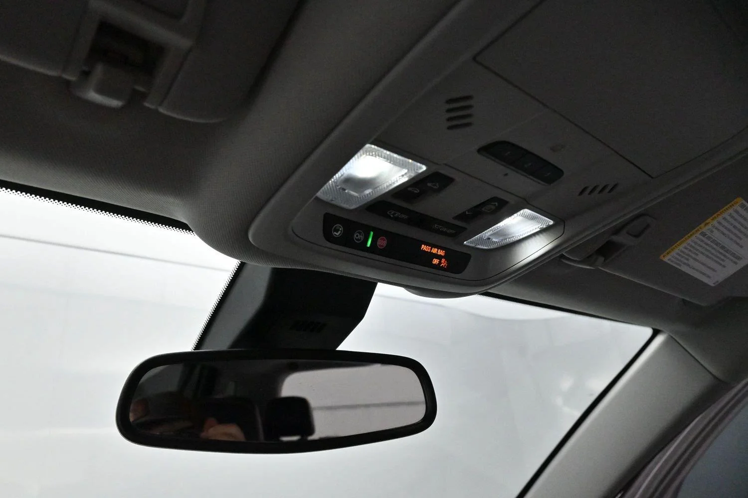 Used 2022 Summit White GMC AT4 image 30