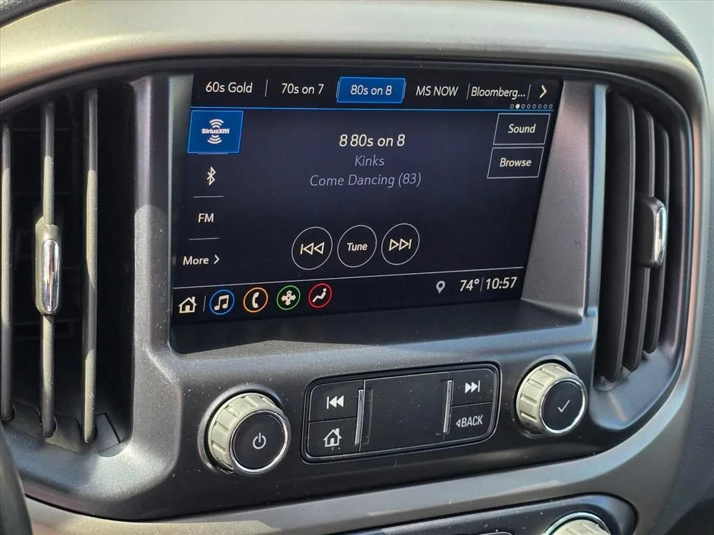 Used 2019 RED HOT Chevrolet 2WD Z71 image 4