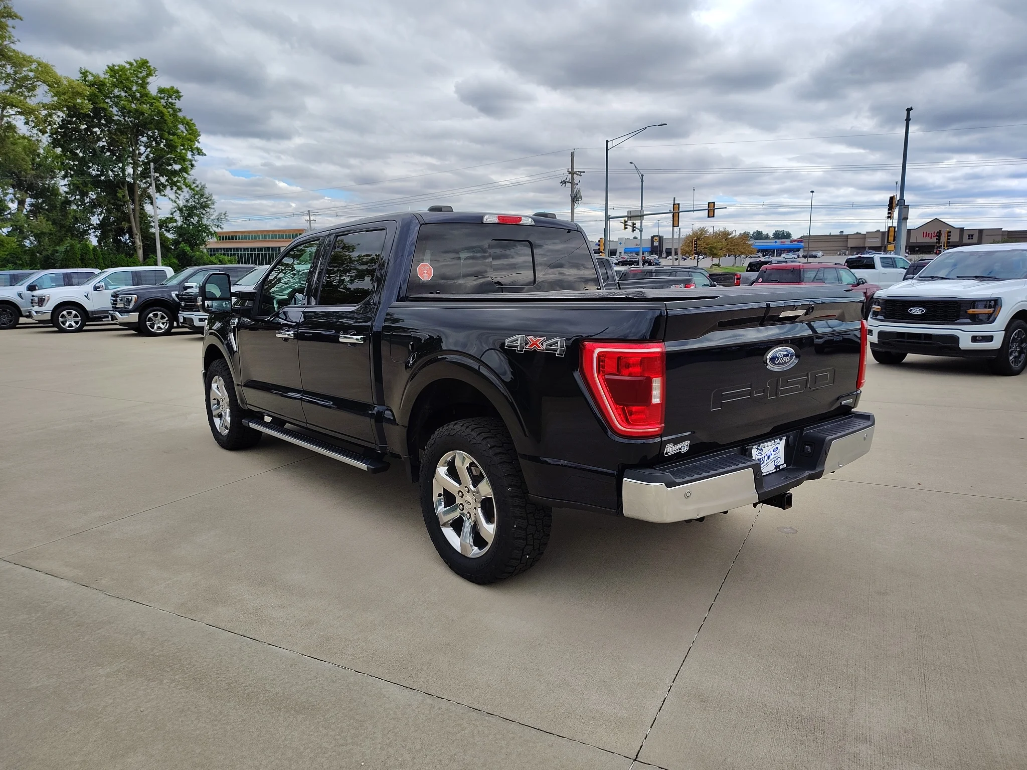 Used 2021 Antimatter Blue Metallic Ford XLT image 6