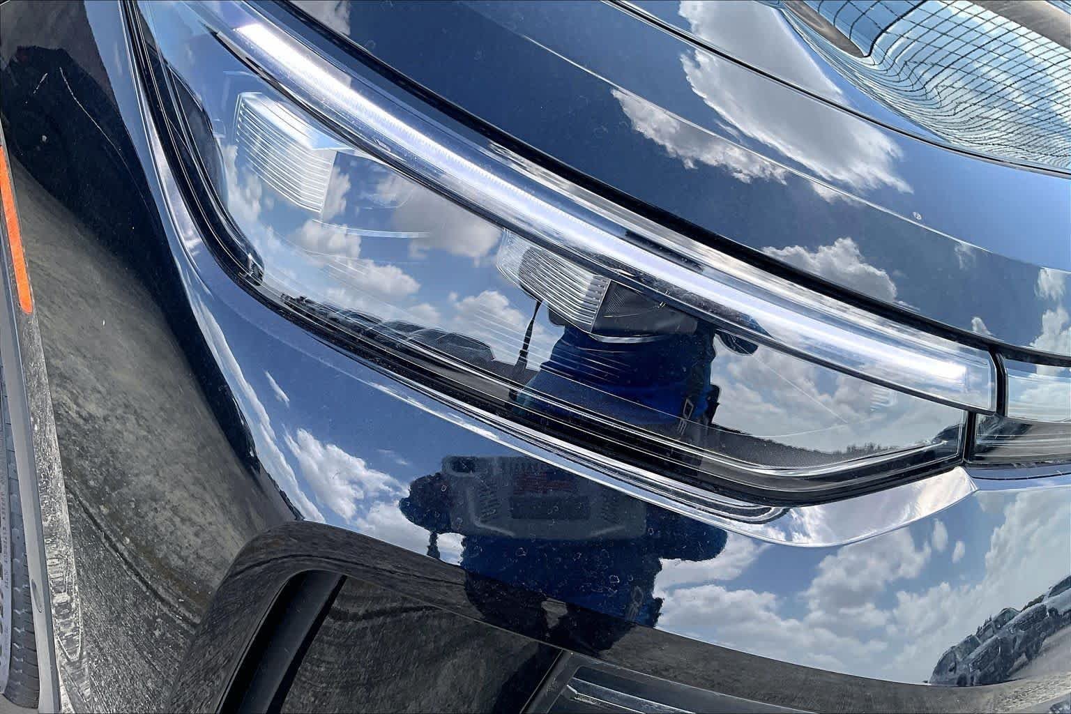 New 2026 Deep Black Pearl Volkswagen 2.0T SE image 13