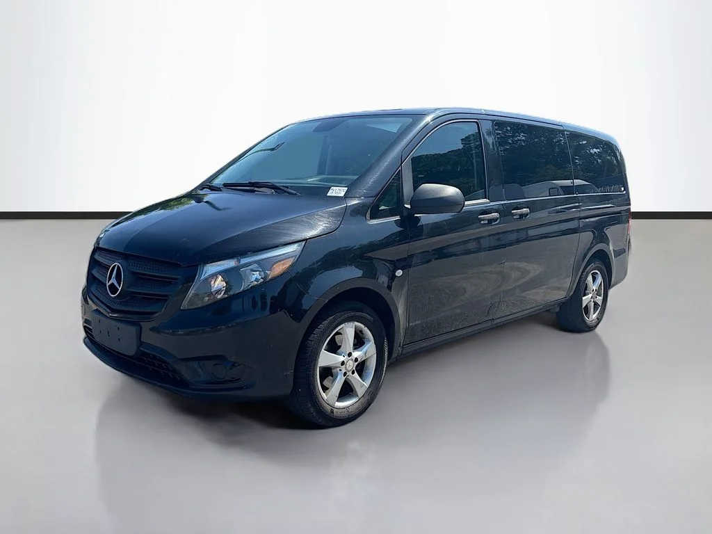 Used 2018  Mercedes-Benz Cargo image 7