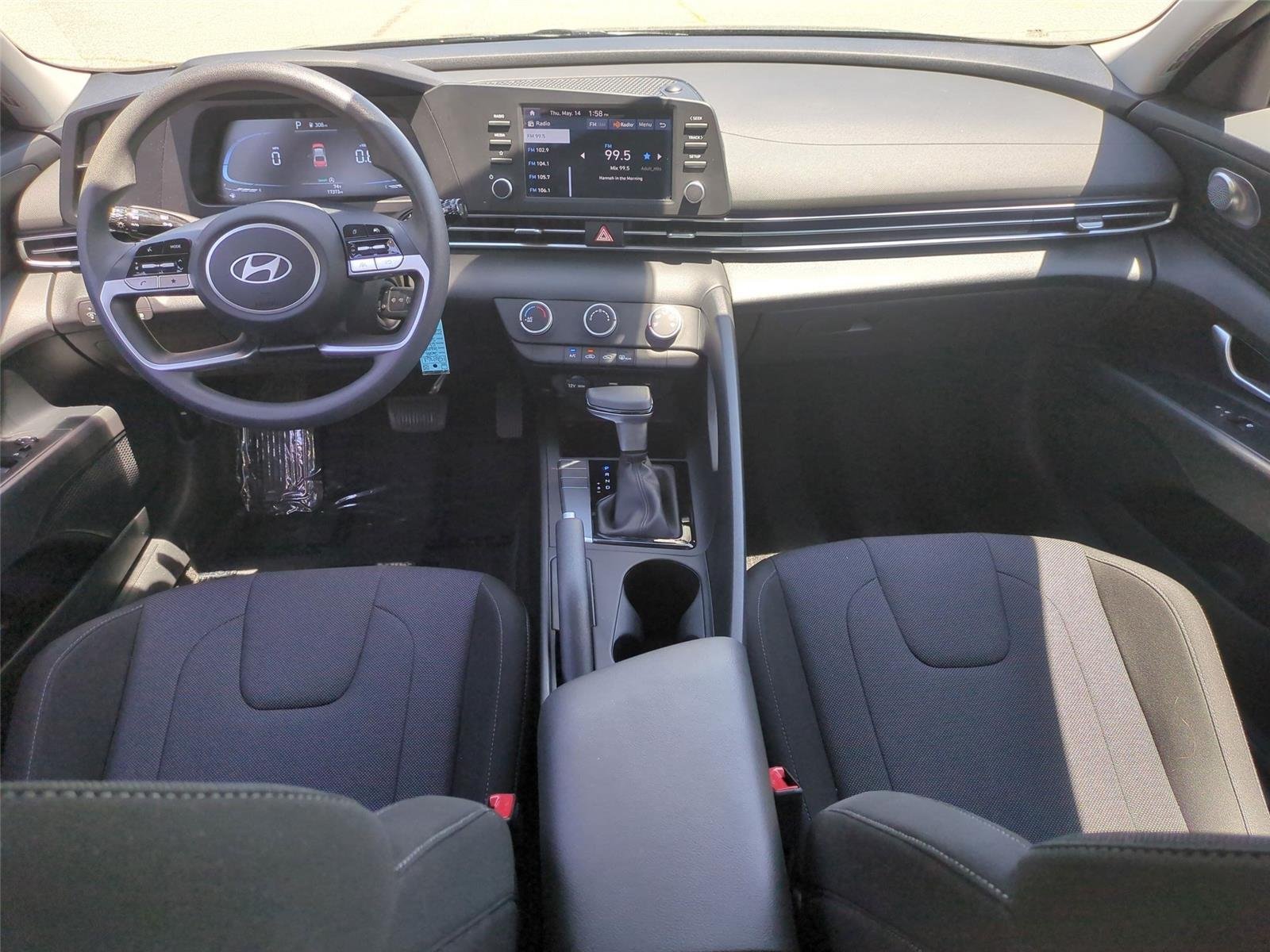Used 2025 Amazon Gray Hyundai SE image 31