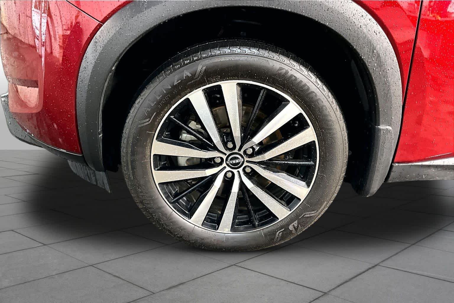 Used 2025 Scarlet Ember Tintcoat Nissan Platinum image 11