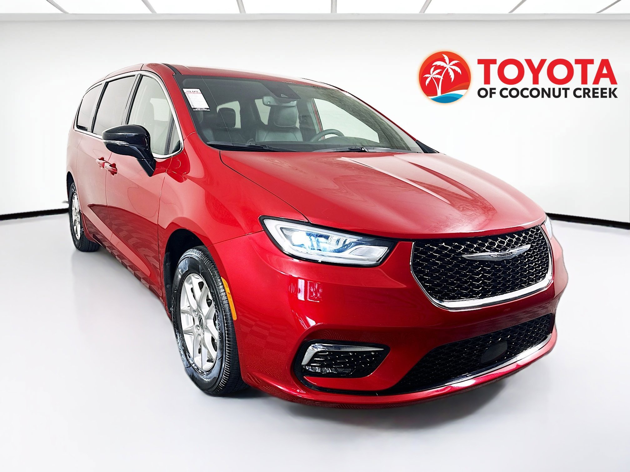 2025 Chrysler Pacifica Select's photo
