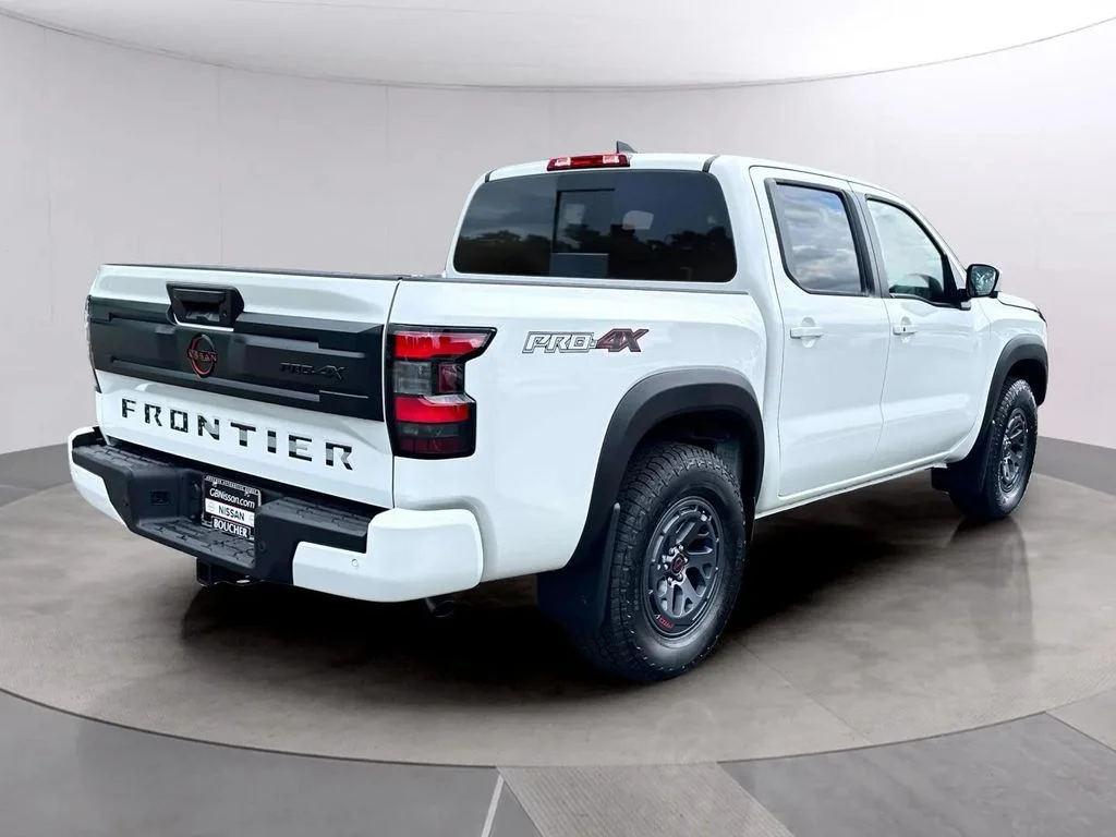 New 2026 Glacier White Nissan PRO-4X image 3