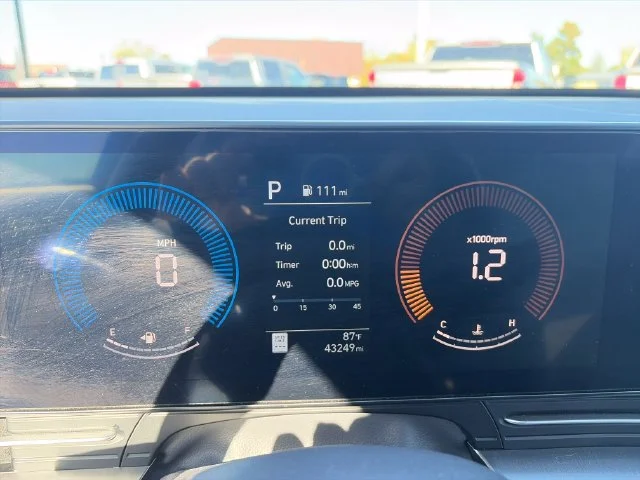 Used 2025 Gray Pearl Hyundai SEL image 20