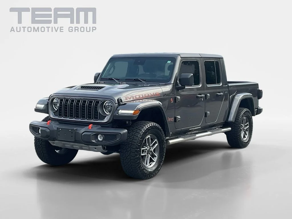 Used 2025 Gray Jeep Mojave image 3