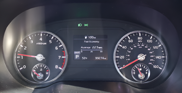 Used 2022 White Kia S image 21