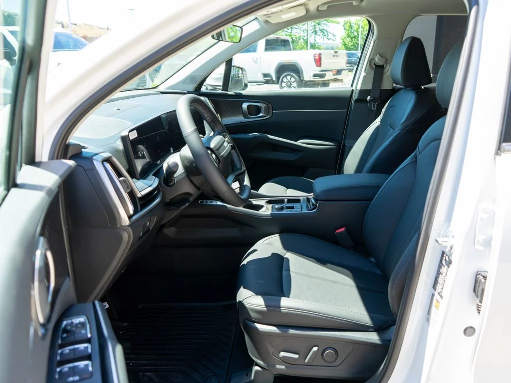 New 2026 Glacial White Pearl Kia S image 11