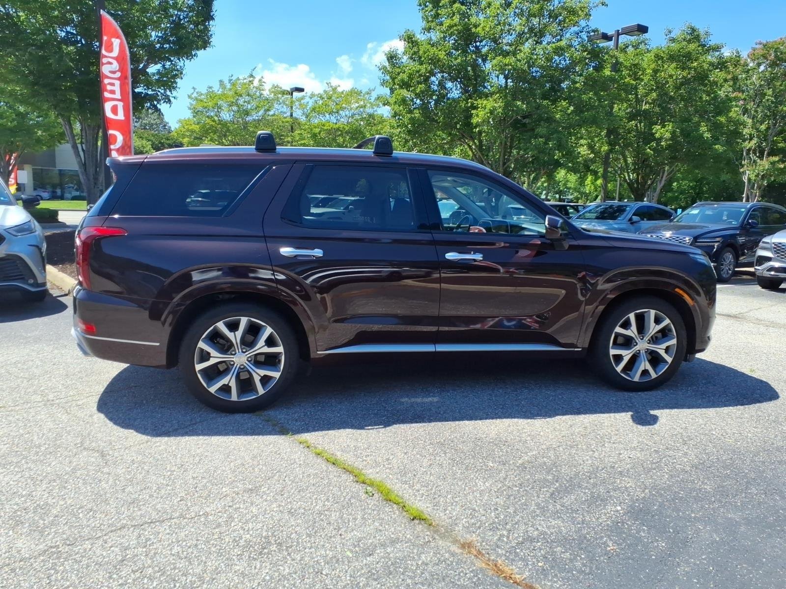Used 2021 Sierra Burgundy Hyundai Limited image 5