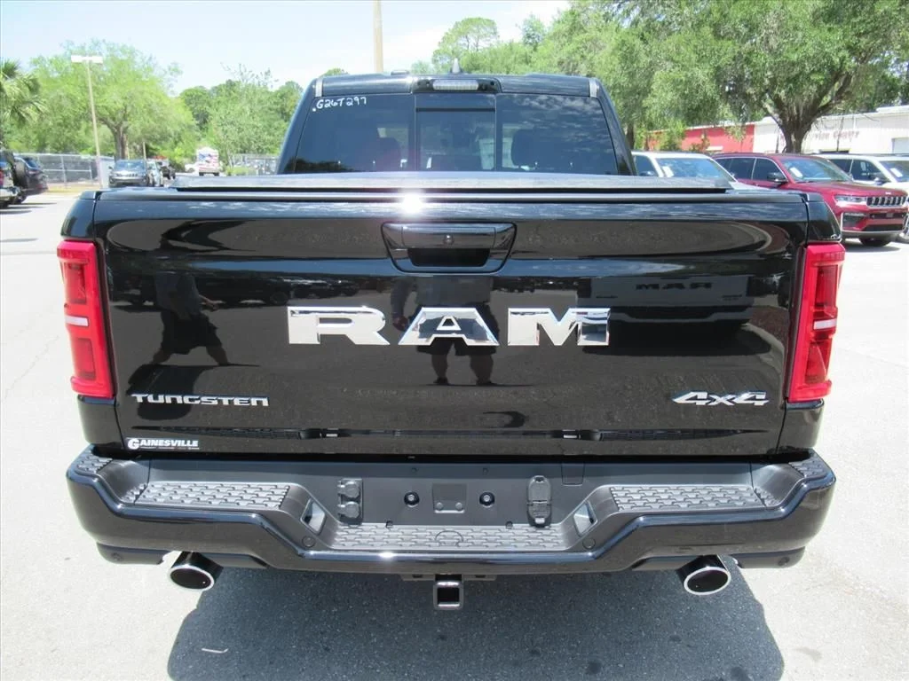 New 2026 Diamond Black Crystal Pearl-Coat Exterior Paint RAM Tungsten image 6