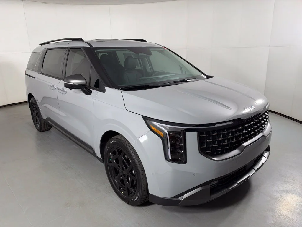 New 2027 Ceramic Silver Kia SX image 2