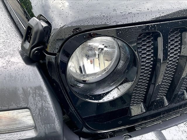 Used 2023 Black Jeep Sport image 29