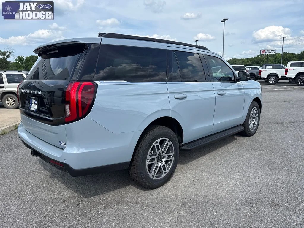 New 2026 Glacier Gray Metallic Tri-Coat Ford Active image 7