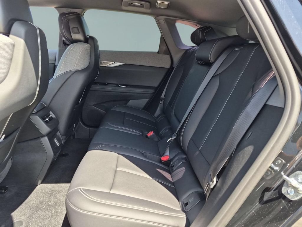 2027 Cadillac OPTIQ Luxury - Photo 24