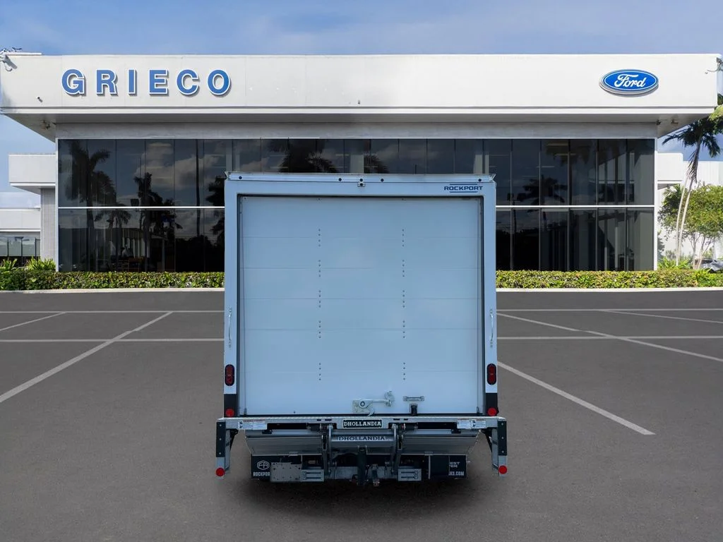 New 2026 Oxford White Ford E-350 SRW image 4