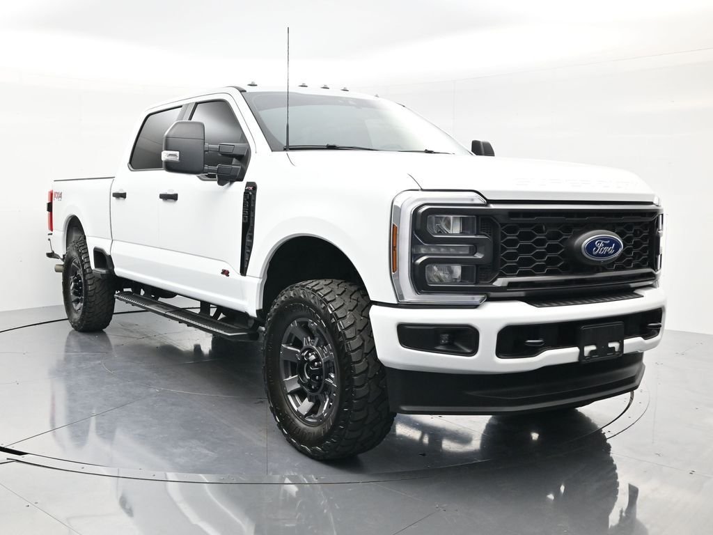 Used 2025 Oxford White Ford XL image 3
