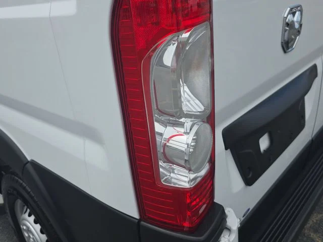 Used 2025 White Ram Base image 35