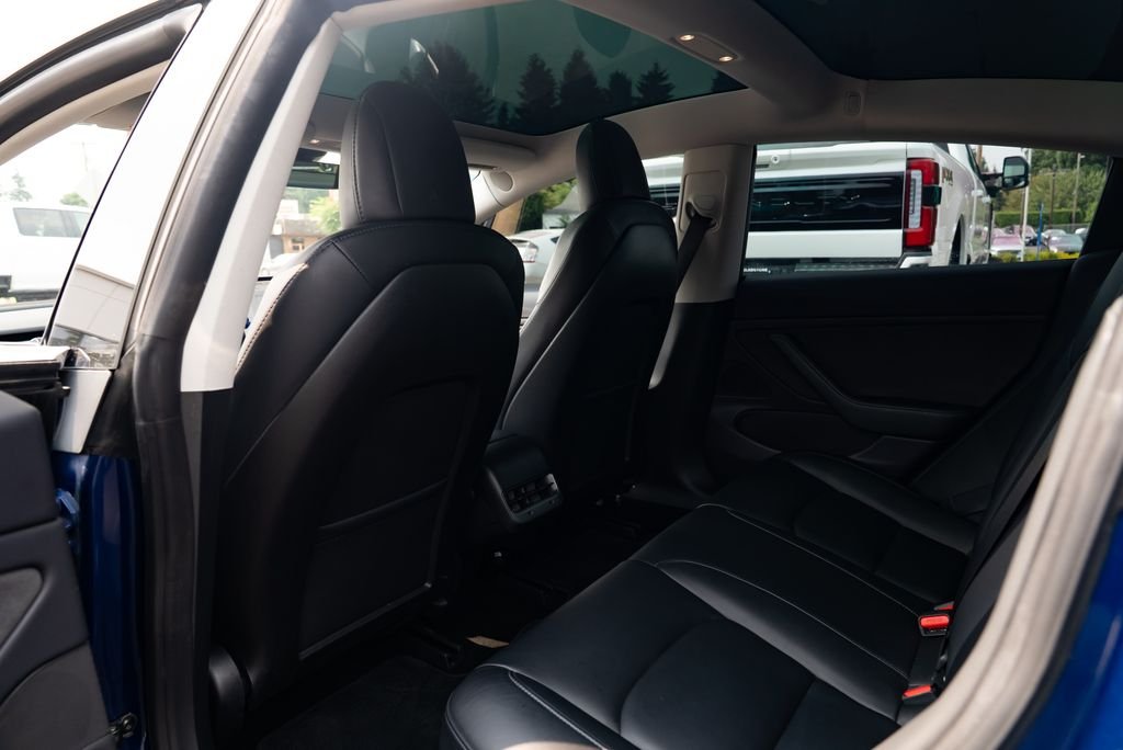 Used 2019 Deep Blue Metallic Tesla Performance image 17