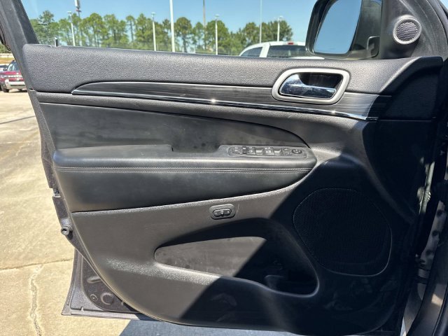 Used 2019 Gray Jeep Limited image 46