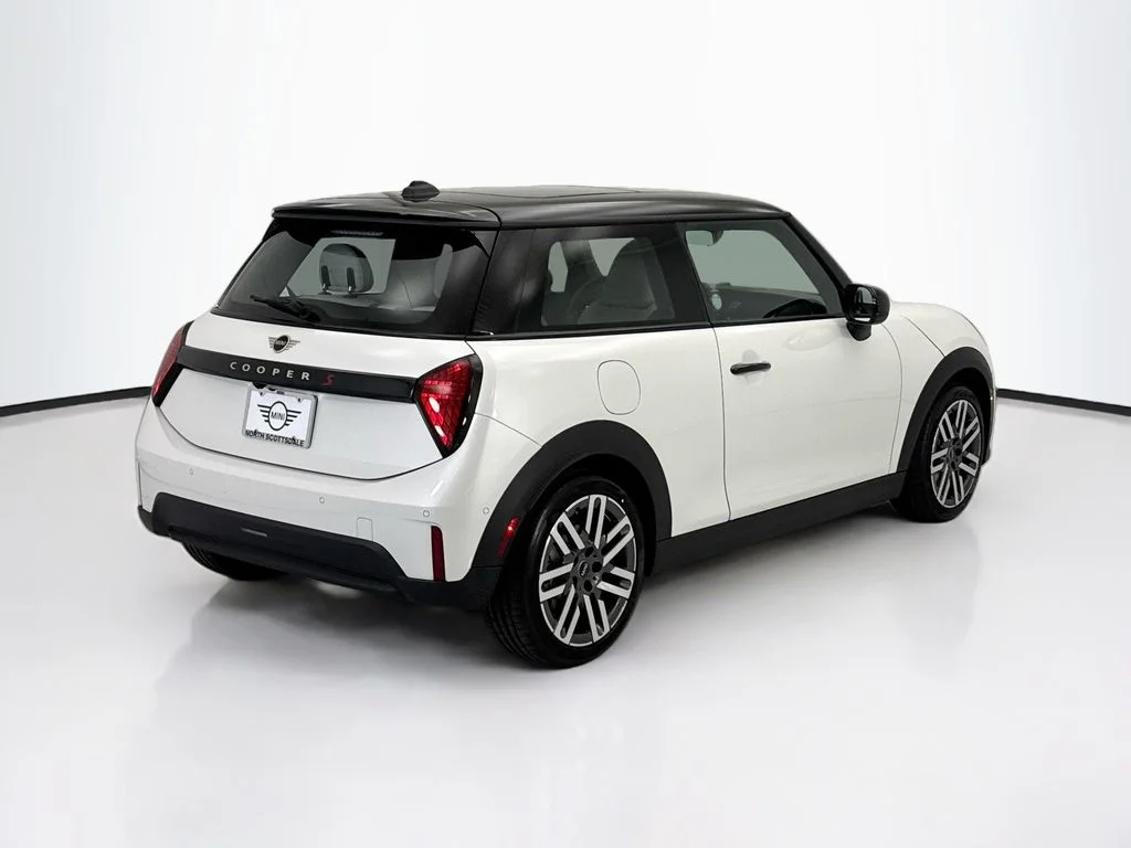 New 2026 Nanuq White Metallic MINI Signature Plus image 5