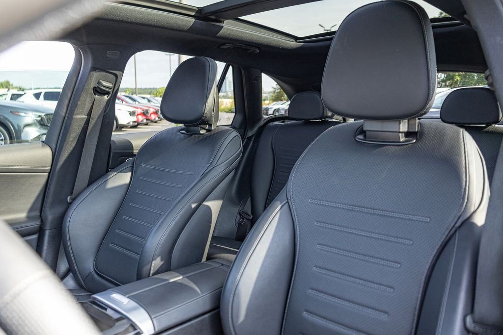Used 2024  Mercedes-Benz GLC 300 image 13