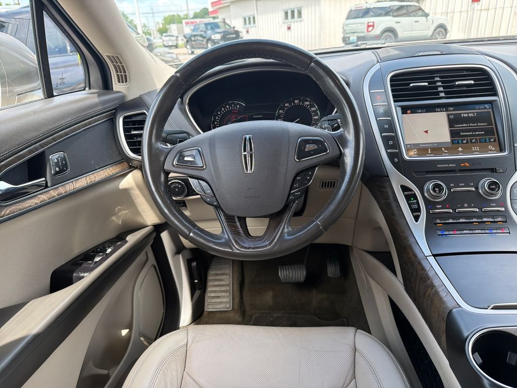 Used 2018 Brown Lincoln Reserve image 16