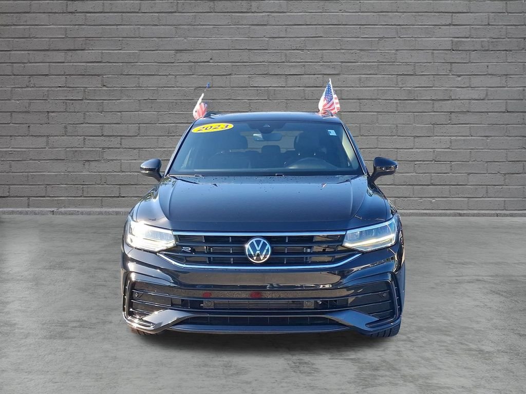 Used 2023 Black Volkswagen 2.0T SE R-Line Black image 2