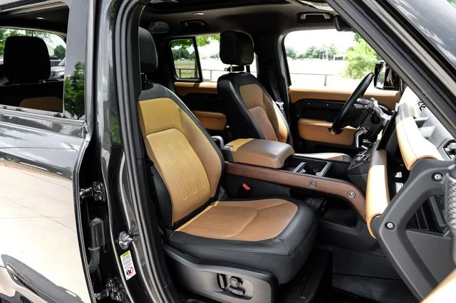 Used 2024 Santorini Black Metallic Land Rover X image 44