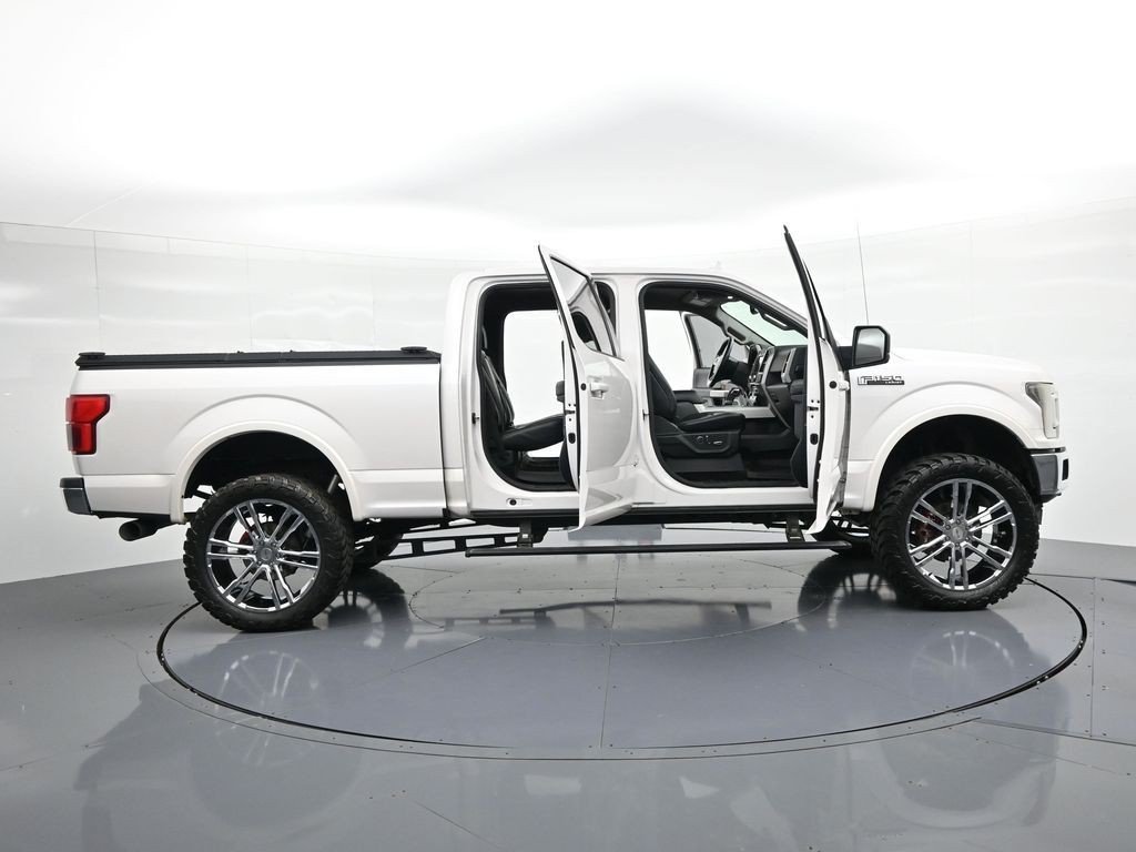 Used 2018 White Platinum Clearcoat Metallic Ford Lariat image 25