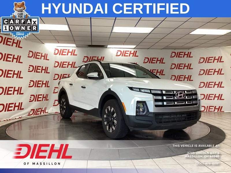 Used 2025 White Hyundai SEL image 1
