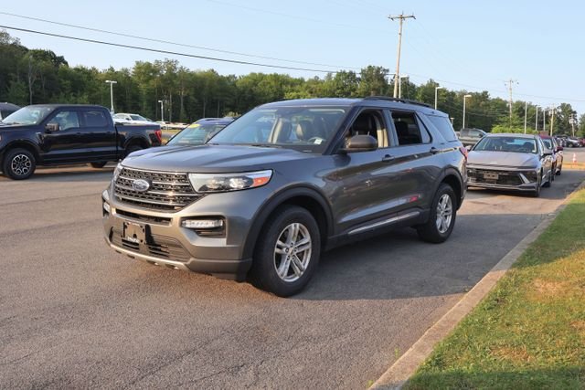 Used 2023 Gray Metallic Ford XLT image 3