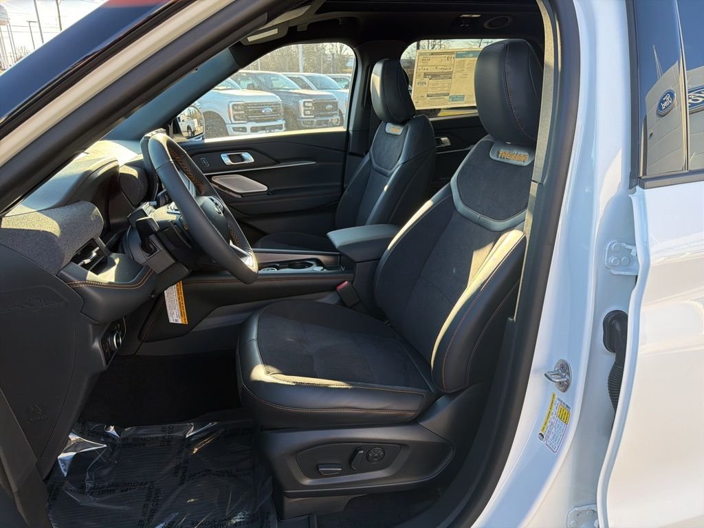New 2026 Star White Metallic Tri-Coat Ford Tremor® image 9