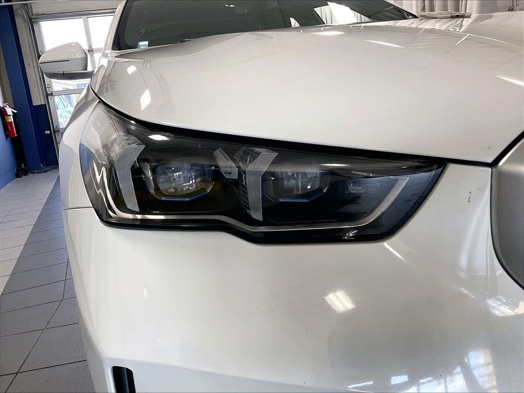 Used 2026 White BMW 530i xDrive image 32