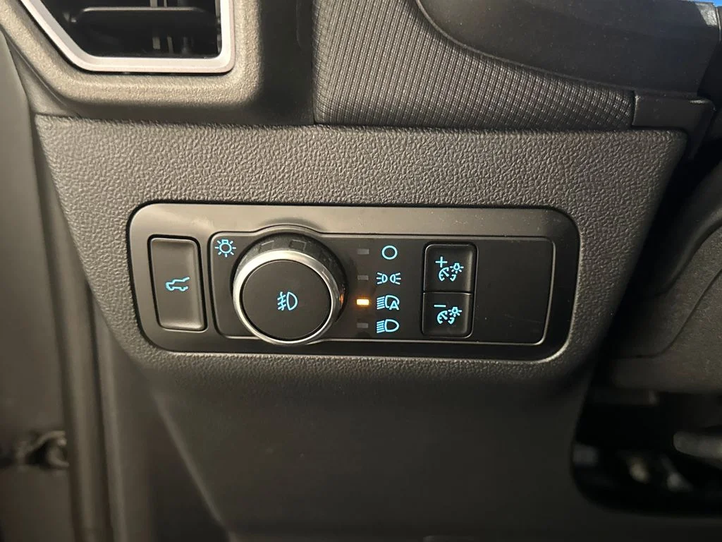 Certified Used 2025 Gray Ford Outer Banks image 18