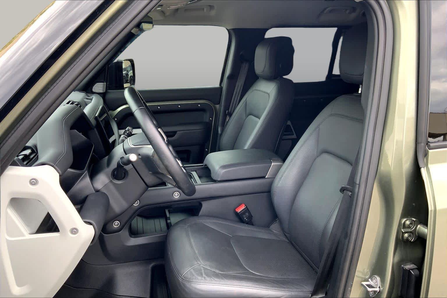 Used 2023 Pangea Green Metallic Land Rover S image 7