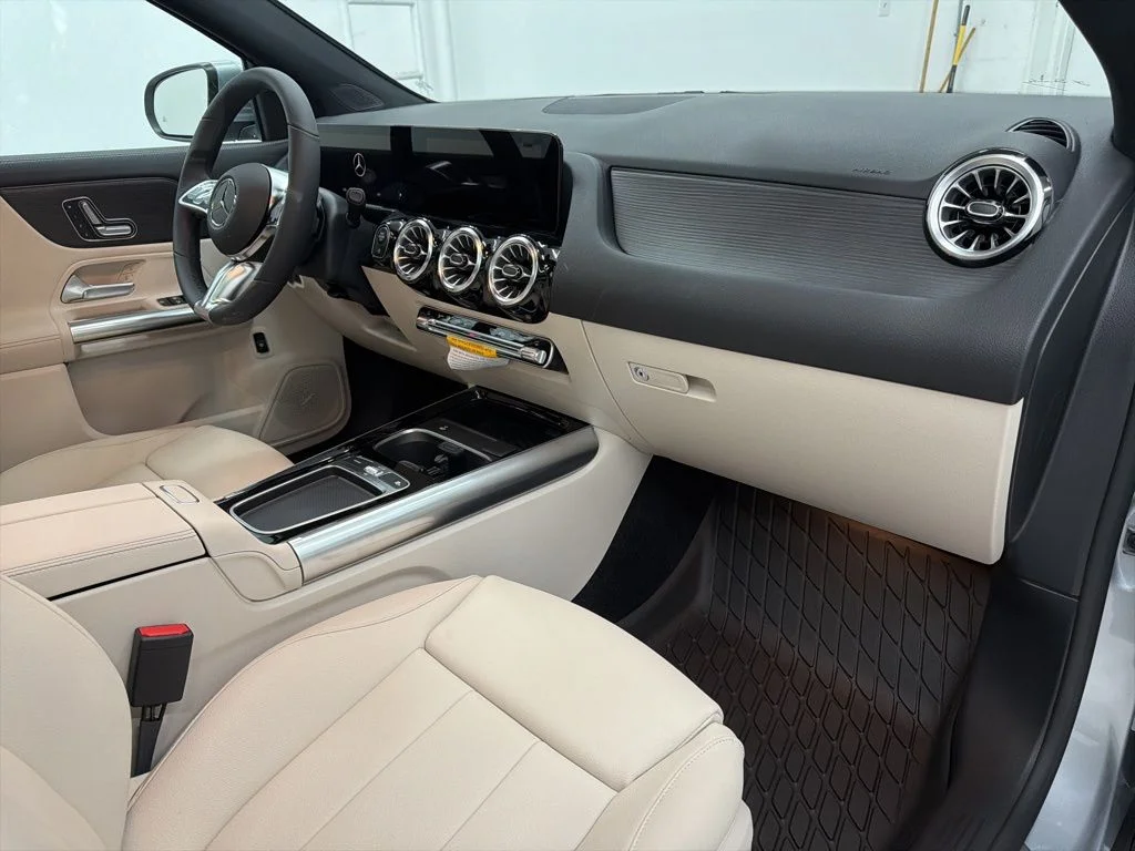 Used 2026 Silver Mercedes-Benz GLA 250 image 27