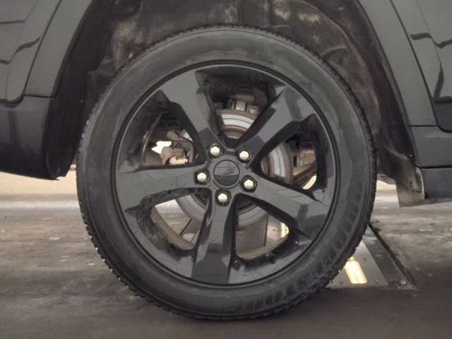 Used 2024 Black Jeep Altitude X image 8