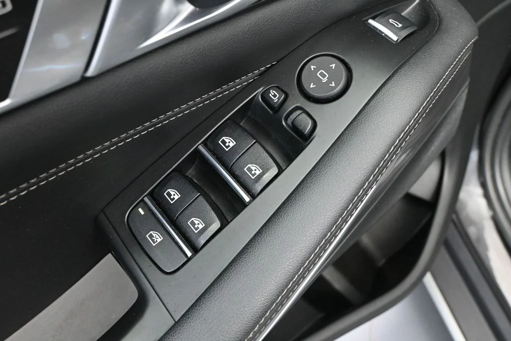 Used 2023 Gray BMW xDrive40i image 20