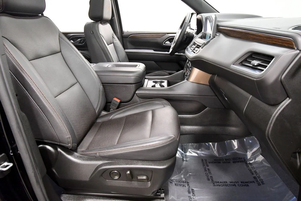 Used 2024  Chevrolet High Country image 19