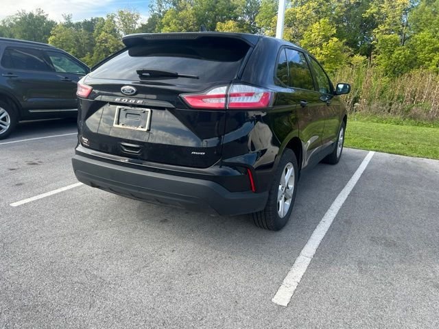Used 2024 Black Metallic Ford SE image 9