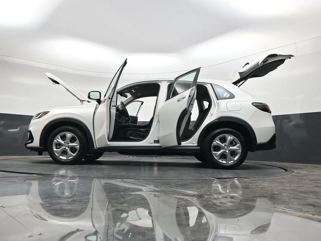 Used 2023 Platinum White Pearl Honda LX image 43