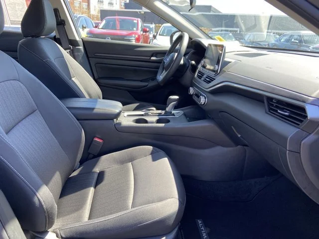 2025 Nissan Altima SV - Photo 26